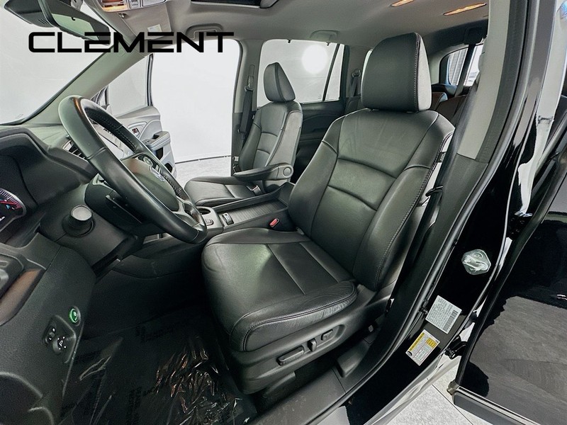 Honda Pilot Vehicle Full-screen Gallery Image 30