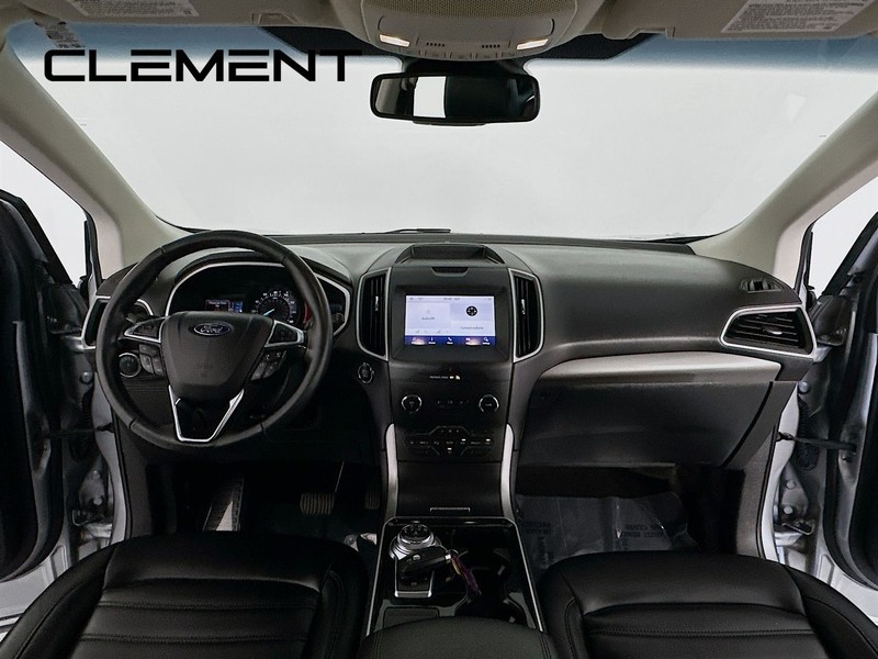 Ford Edge Vehicle Full-screen Gallery Image 8