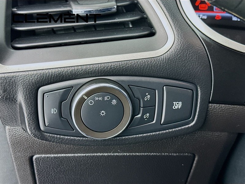 Ford Edge Vehicle Full-screen Gallery Image 10