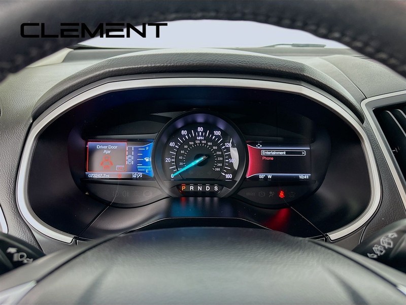 Ford Edge Vehicle Full-screen Gallery Image 15