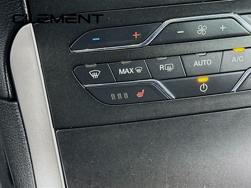 Ford Edge Vehicle Full-screen Gallery Image 20