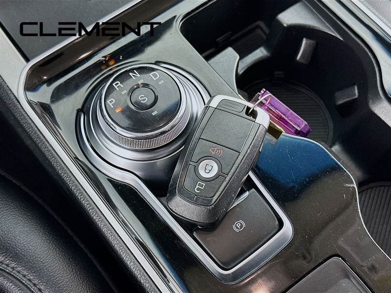 Ford Edge Vehicle Full-screen Gallery Image 22