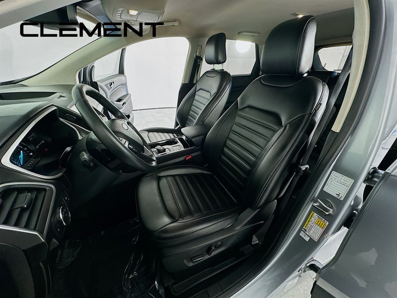 Ford Edge Vehicle Full-screen Gallery Image 27