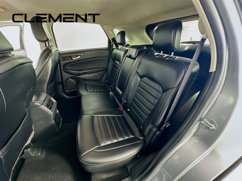 Ford Edge Vehicle Full-screen Gallery Image 29