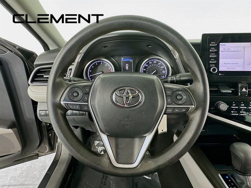Toyota Camry Vehicle Full-screen Gallery Image 14