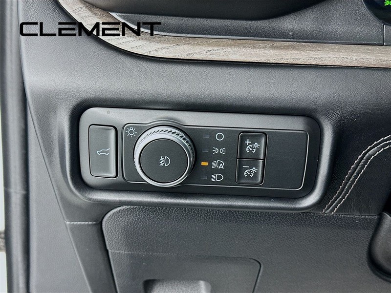 Ford Explorer Vehicle Image 12