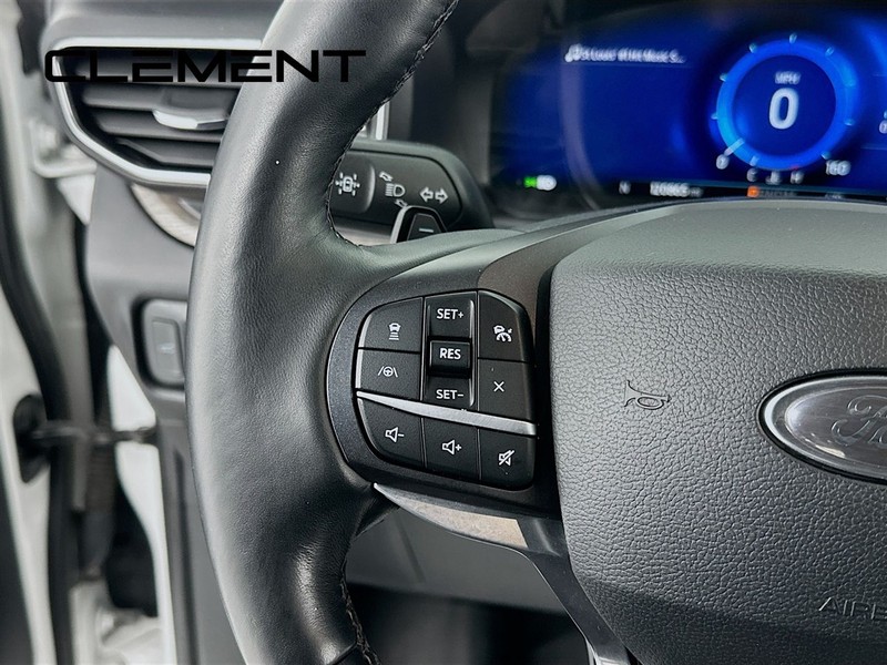 Ford Explorer Vehicle Image 15