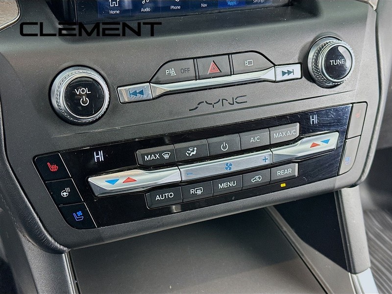 Ford Explorer Vehicle Image 22