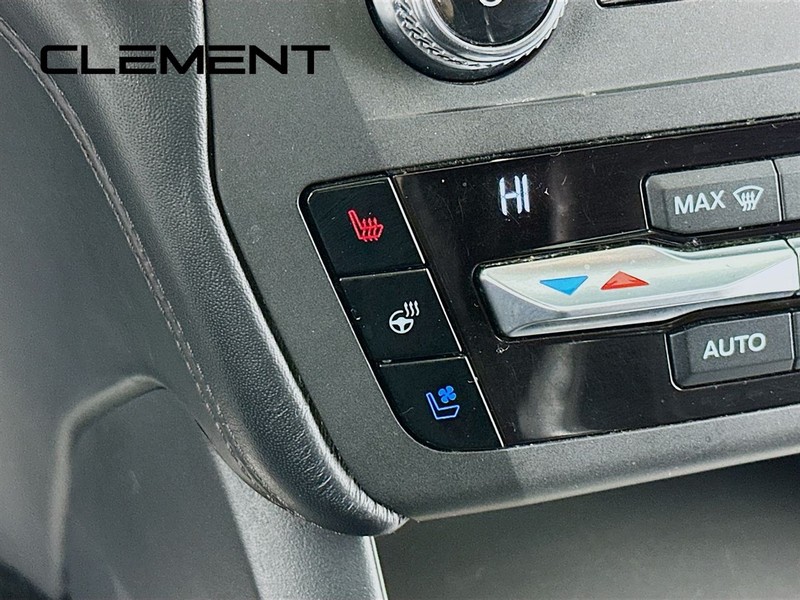 Ford Explorer Vehicle Image 23