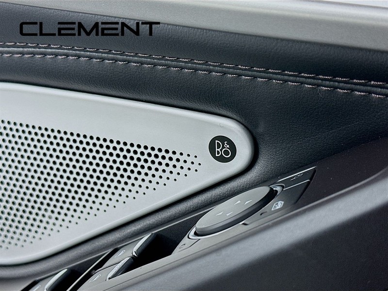 Ford Explorer Vehicle Image 27