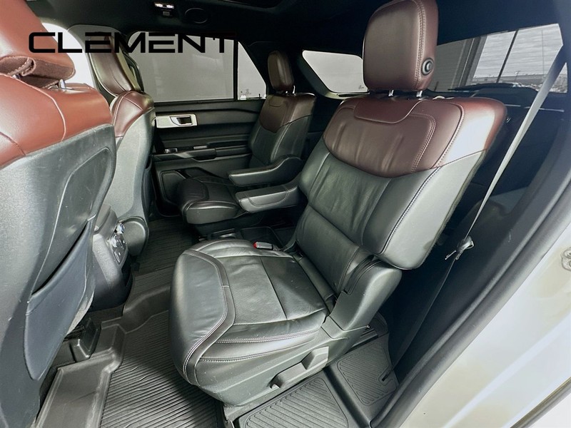 Ford Explorer Vehicle Image 33