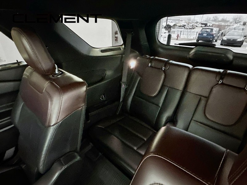 Ford Explorer Vehicle Image 34