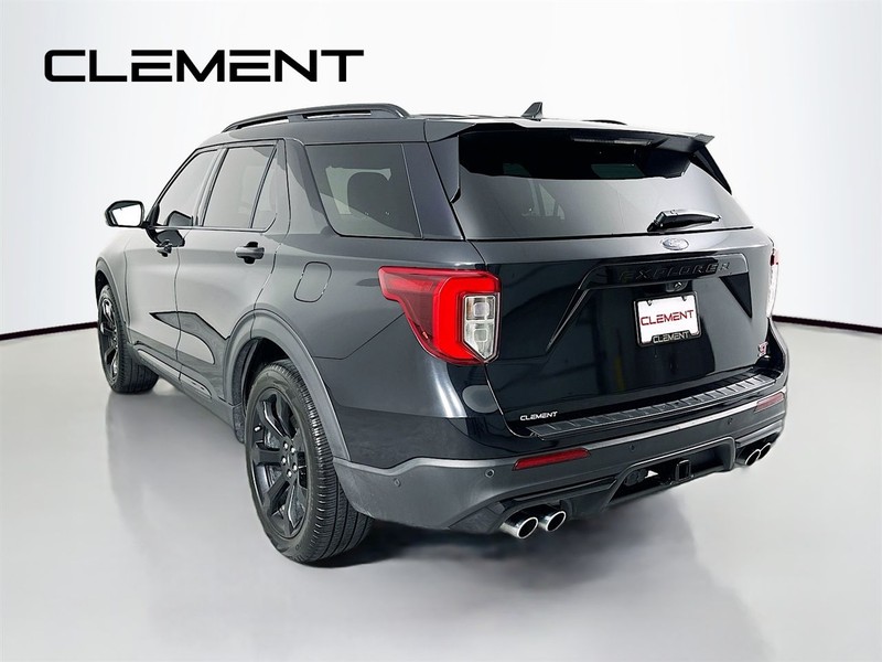 Ford Explorer Vehicle Full-screen Gallery Image 8