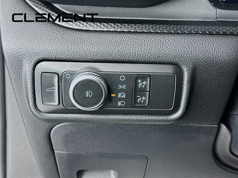 Ford Explorer Vehicle Full-screen Gallery Image 12