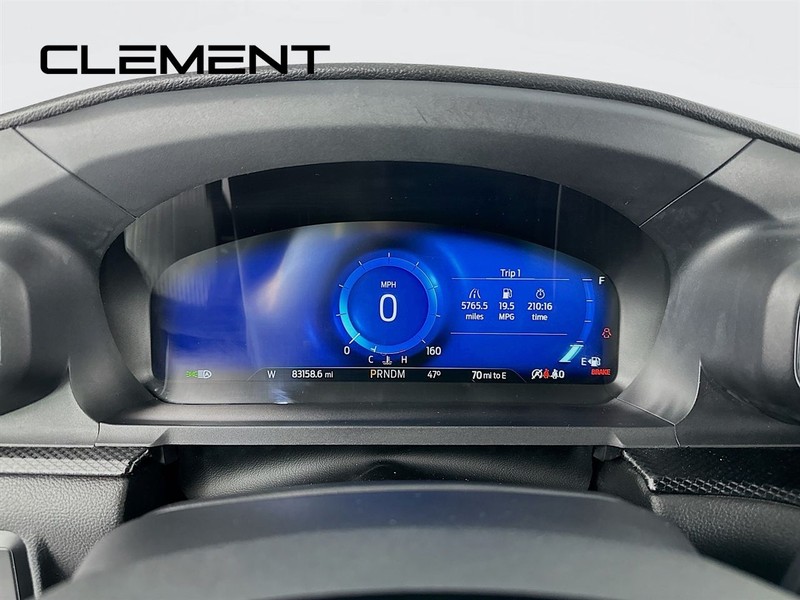 Ford Explorer Vehicle Full-screen Gallery Image 18