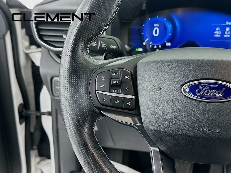 Ford Explorer Vehicle Image 15