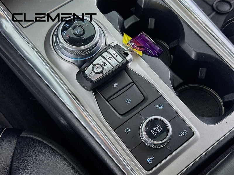 Ford Explorer Vehicle Image 24