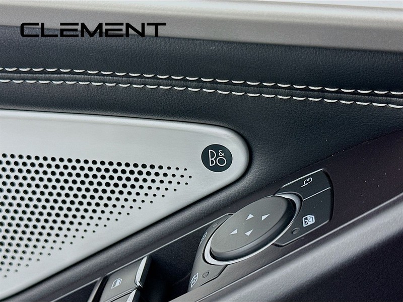 Ford Explorer Vehicle Image 27