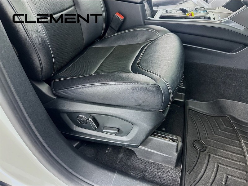 Ford Explorer Vehicle Image 36