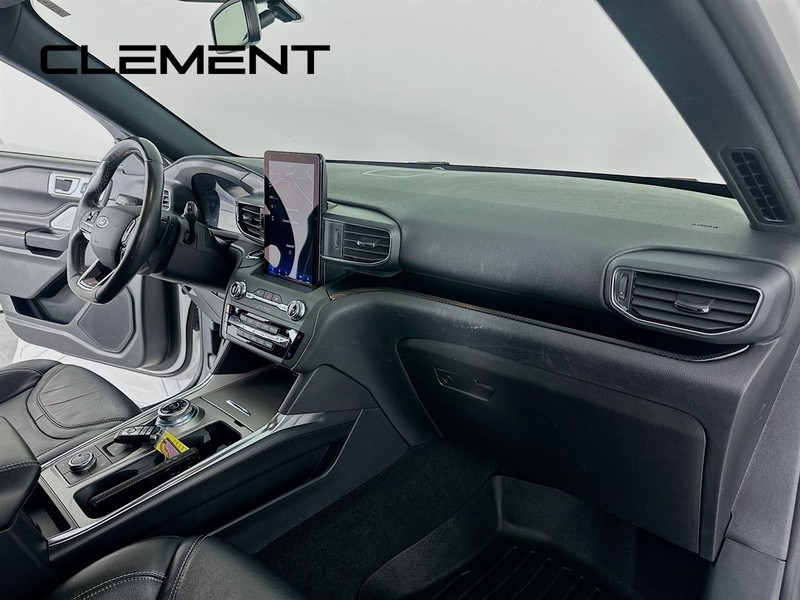 Ford Explorer Vehicle Image 37