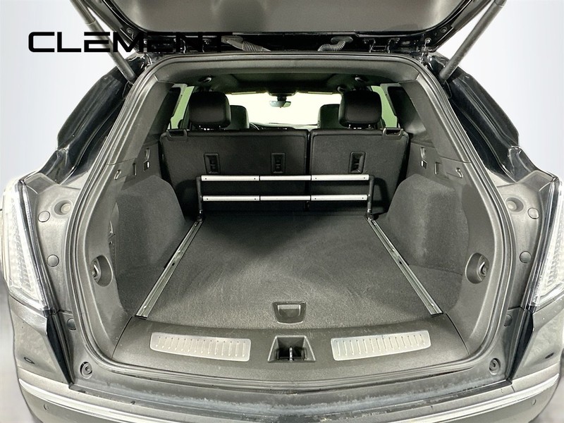 Cadillac XT5 Vehicle Image 10
