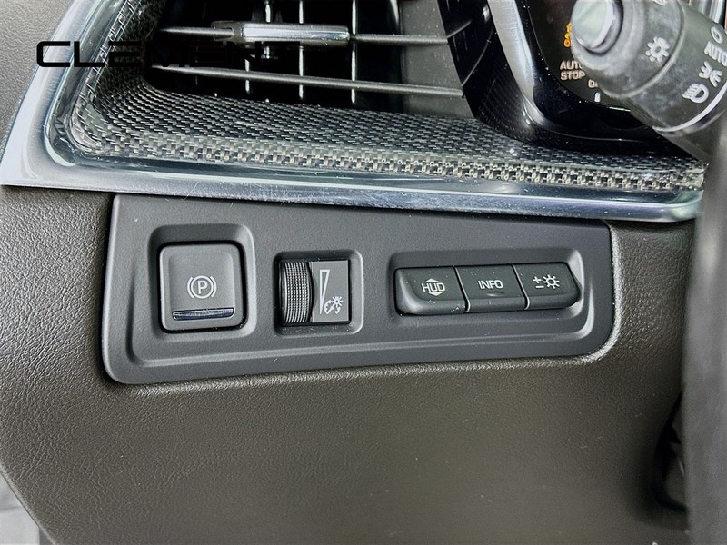 Cadillac XT5 Vehicle Image 12