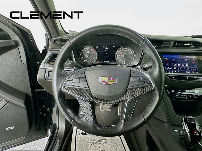 Cadillac XT5 Vehicle Image 14