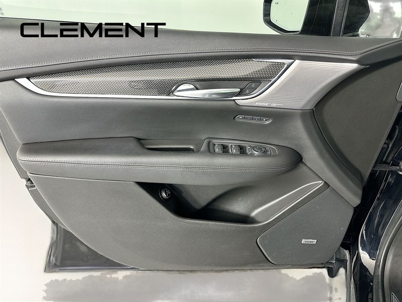 Cadillac XT5 Vehicle Image 29