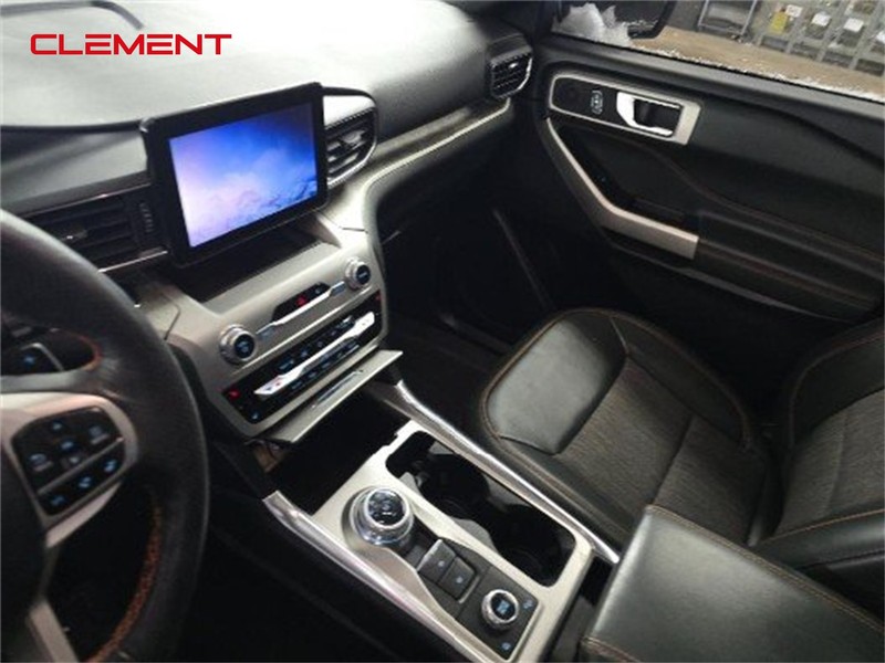 Ford Explorer Vehicle Image 03