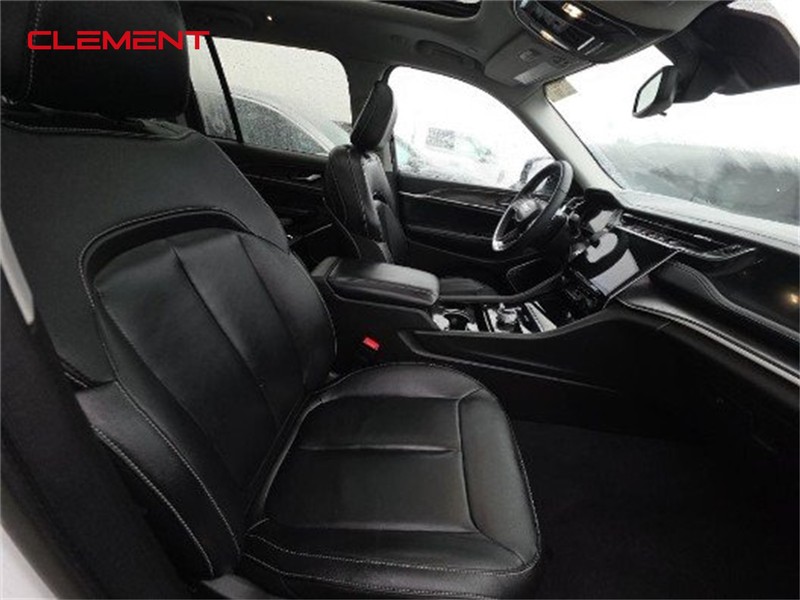 Jeep Grand Cherokee 4xe Vehicle Image 03