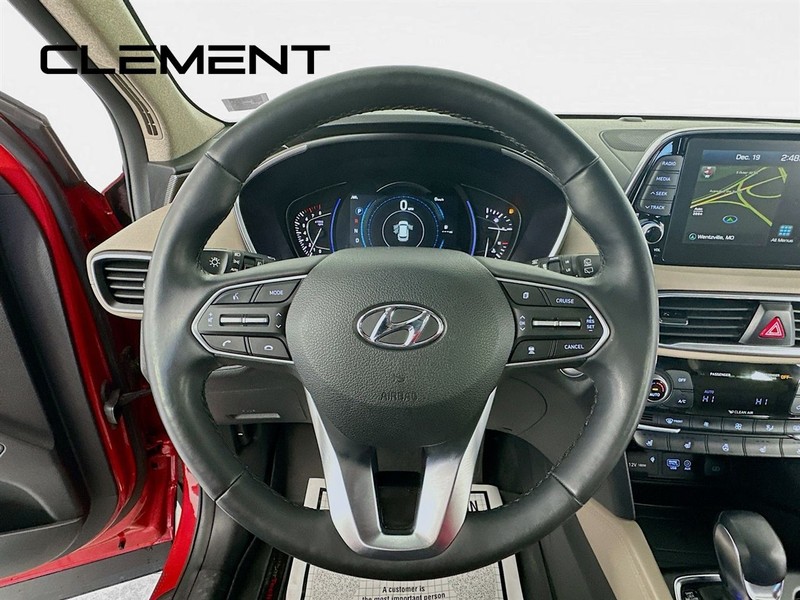 Hyundai Santa Fe Vehicle Full-screen Gallery Image 14