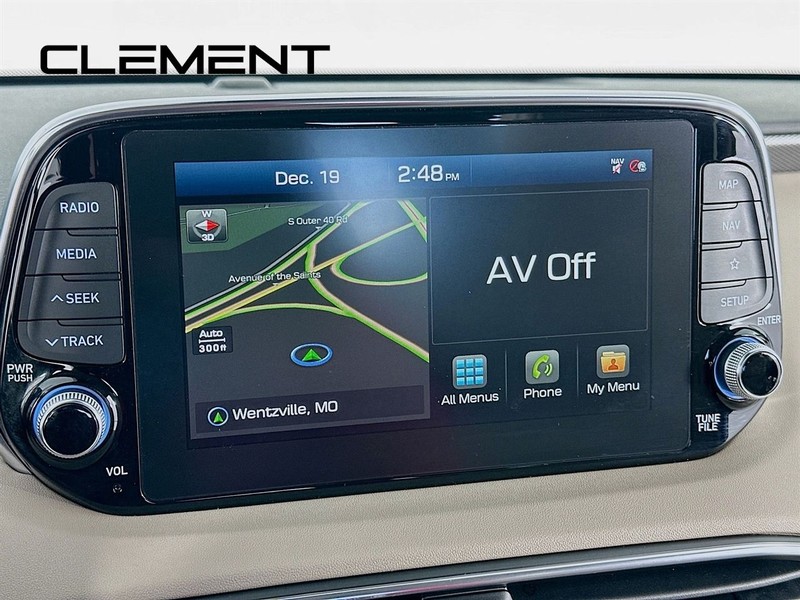 Hyundai Santa Fe Vehicle Full-screen Gallery Image 19