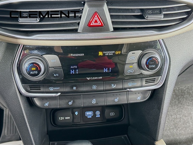 Hyundai Santa Fe Vehicle Full-screen Gallery Image 22