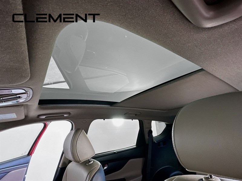 Hyundai Santa Fe Vehicle Full-screen Gallery Image 26