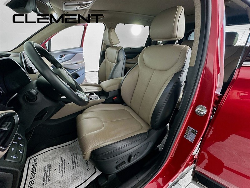 Hyundai Santa Fe Vehicle Full-screen Gallery Image 31