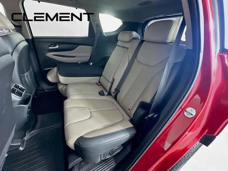 Hyundai Santa Fe Vehicle Full-screen Gallery Image 33