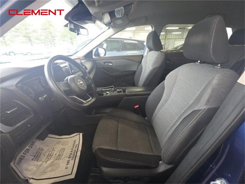 Nissan Rogue Vehicle Image 03