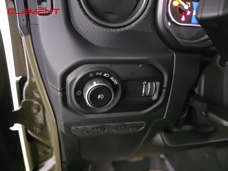 Jeep Wrangler Vehicle Full-screen Gallery Image 11