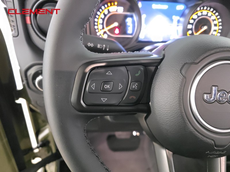 Jeep Wrangler Vehicle Full-screen Gallery Image 13