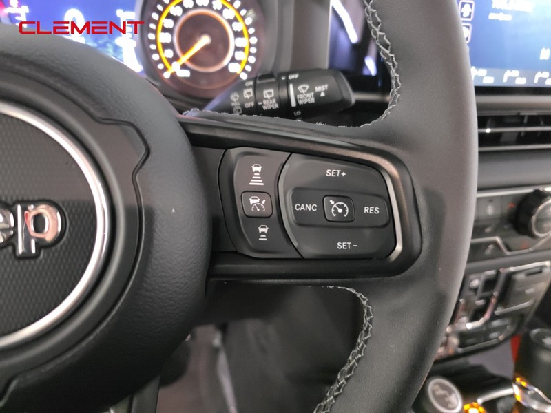 Jeep Wrangler Vehicle Full-screen Gallery Image 14