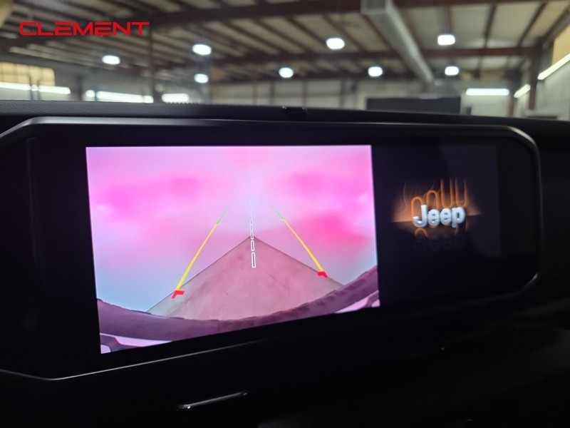 Jeep Wrangler Vehicle Full-screen Gallery Image 19