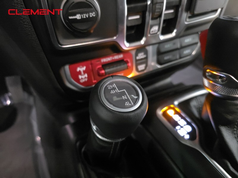 Jeep Wrangler Vehicle Full-screen Gallery Image 22