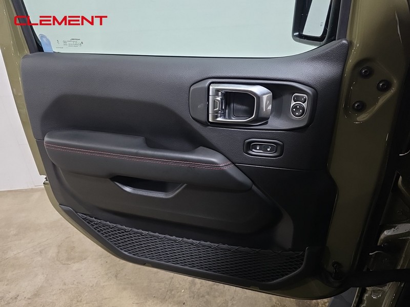 Jeep Wrangler Vehicle Full-screen Gallery Image 23