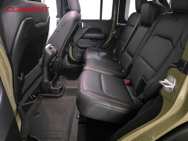 Jeep Wrangler Vehicle Full-screen Gallery Image 27