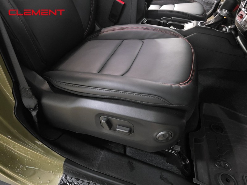 Jeep Wrangler Vehicle Full-screen Gallery Image 29