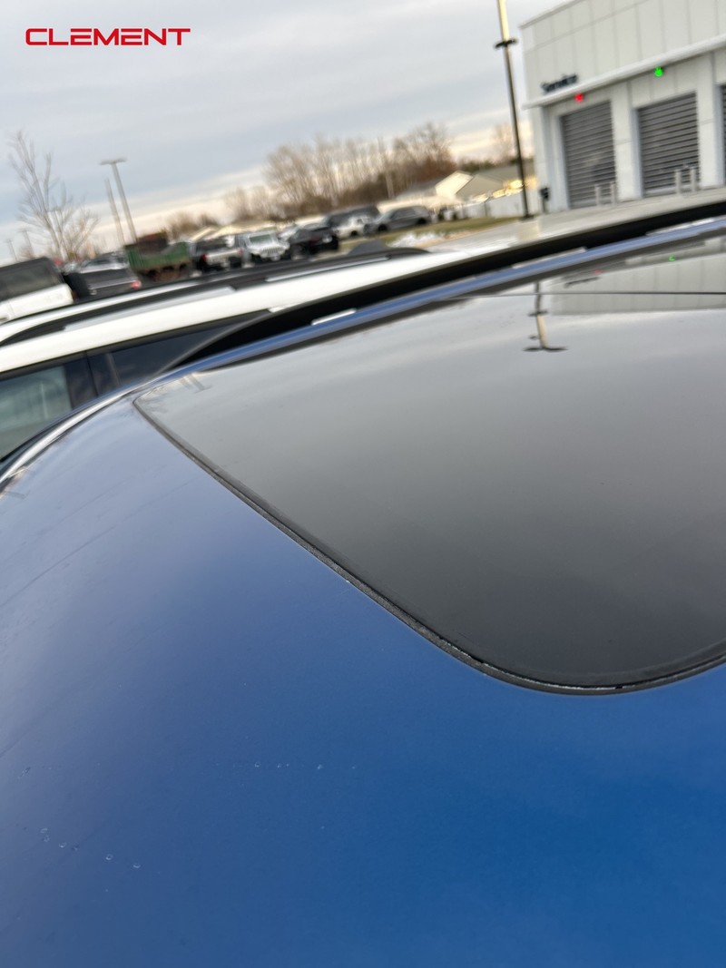 Ford Explorer Vehicle Image 07