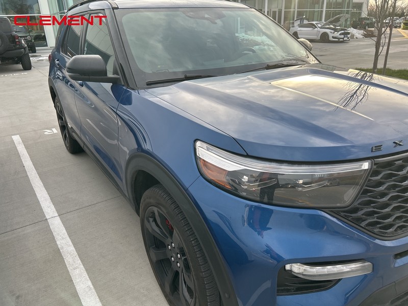 Ford Explorer Vehicle Image 11