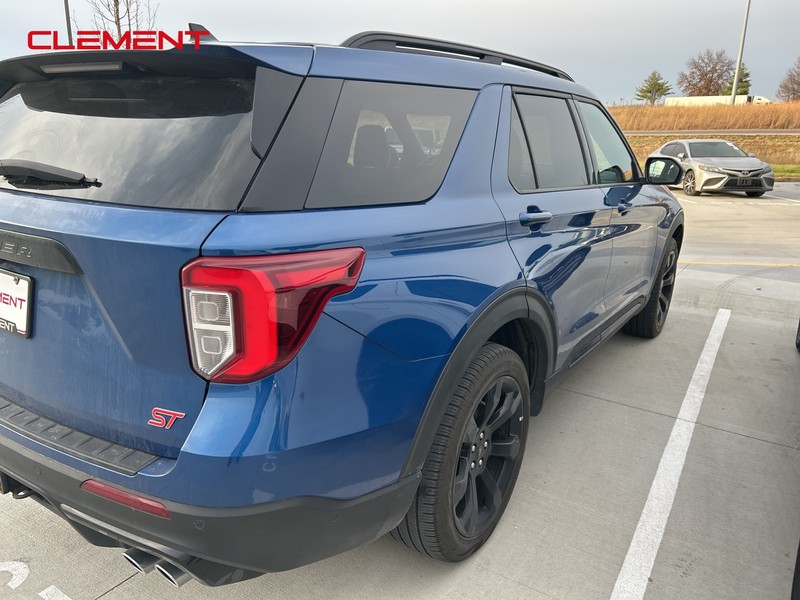 Ford Explorer Vehicle Image 12