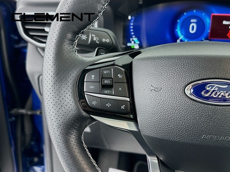 Ford Explorer Vehicle Image 15