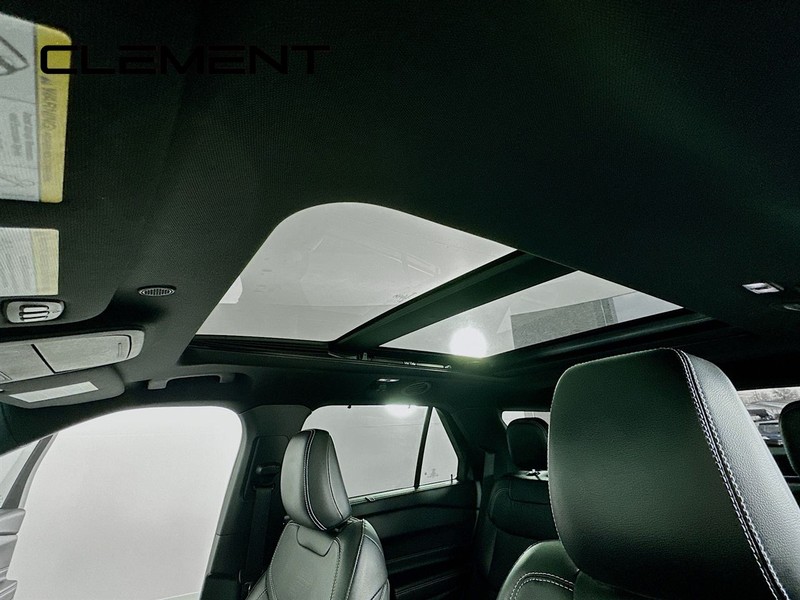 Ford Explorer Vehicle Image 26